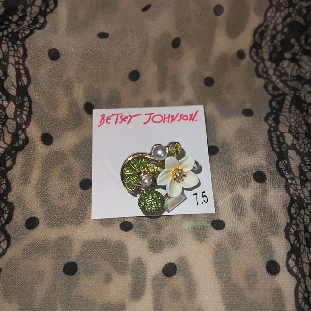 Betsey Johnson Lime Slice & Flower Cocktail Ring Size 7.5